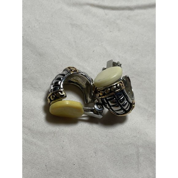 Vintage Gold/Silver 2-Tone Embossed Design Clip-On Earrings - Picture 5 of 12